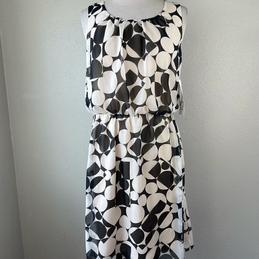 NWT Robbie Bee Sleeveless Dress Size M